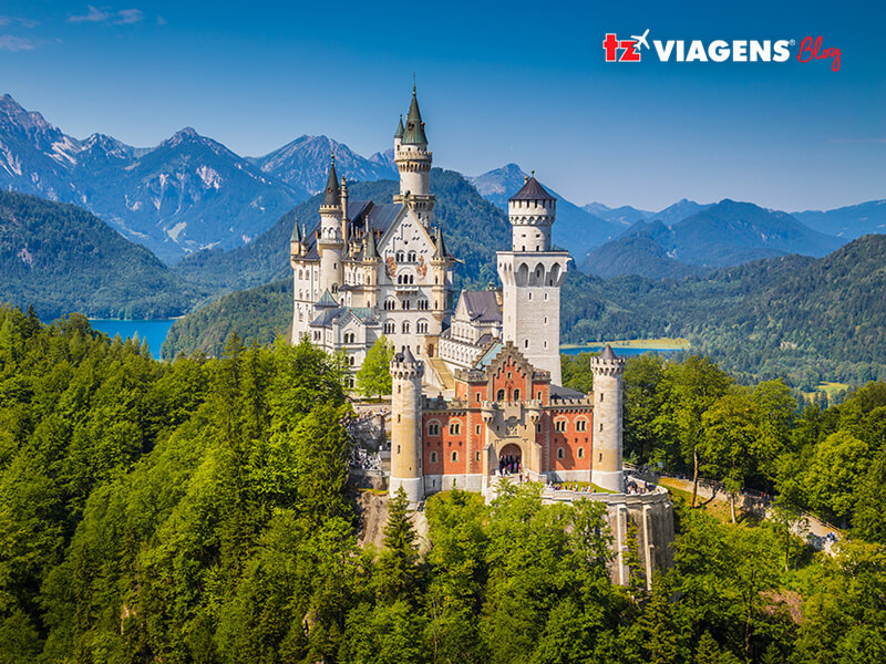 O Neuschwanstein Castle na região da Bavaria na Alemanha também é uma ótima opção de turismos durante a baixa temporada na Europa