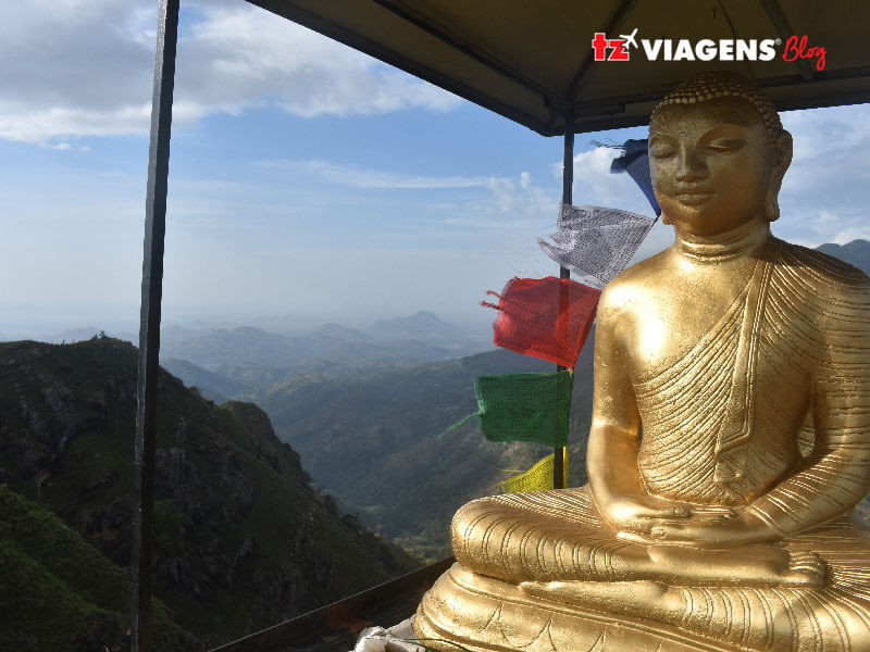 Imagem de Buda no alto do Adam's Peak, no Sri Lanka 