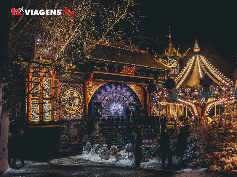 O segundo parque de diversões mais antigo do mundo, Jardins de Tivoli, em Copenhagen 
