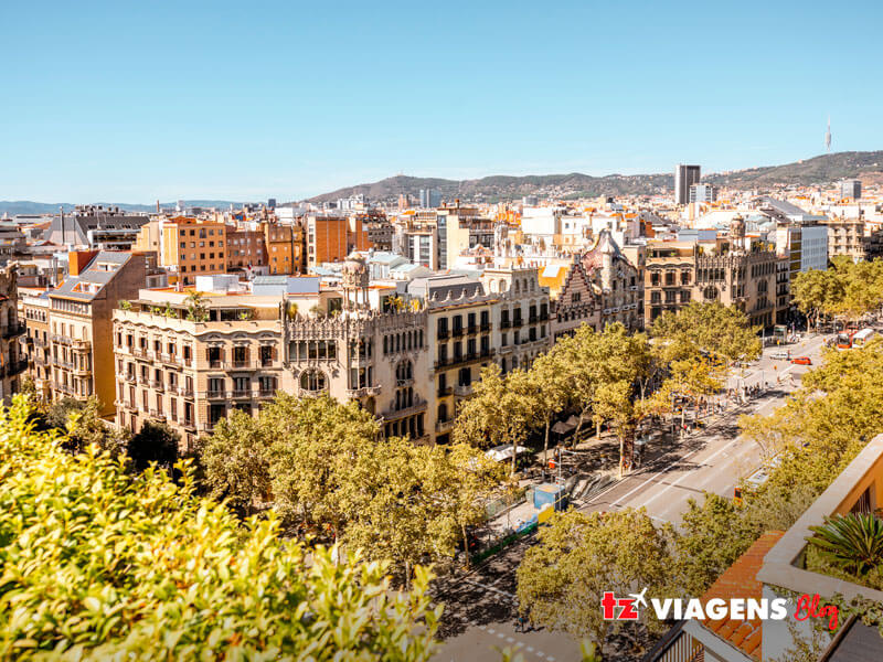 Passeig de Gràcia, um dos famosos pontos turísticos de Barcelona 