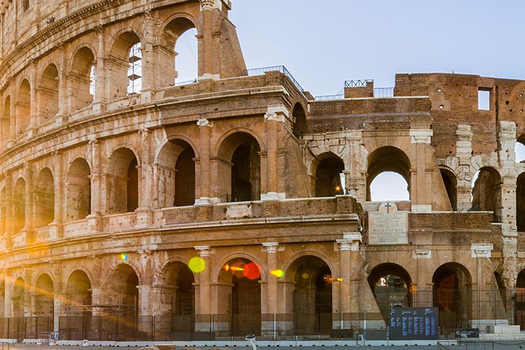 Coliseu, um dos pontos visitados entre os turistas que realizam uma viagem para a Itália